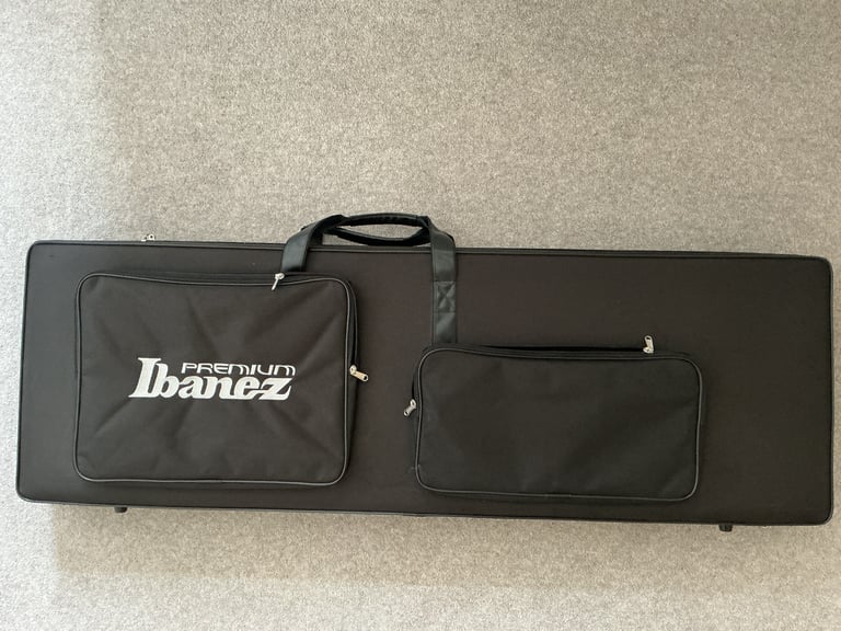 Ibanez SR1305  5 string bass guitar