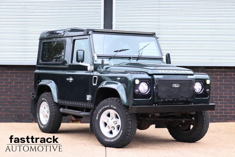 image for Land Rover Defender 90 XS 2.4 TDCi 2011 | FULL LAND ROVER SERVICE HISTORY