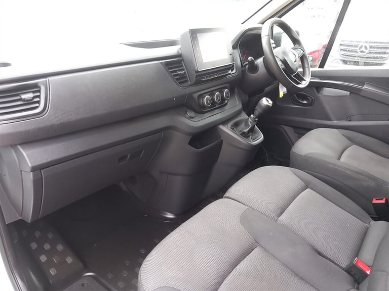 2023 Renault Trafic LL30 BUSINESS PLUS AIR CON LWB Box Van Diesel Manual