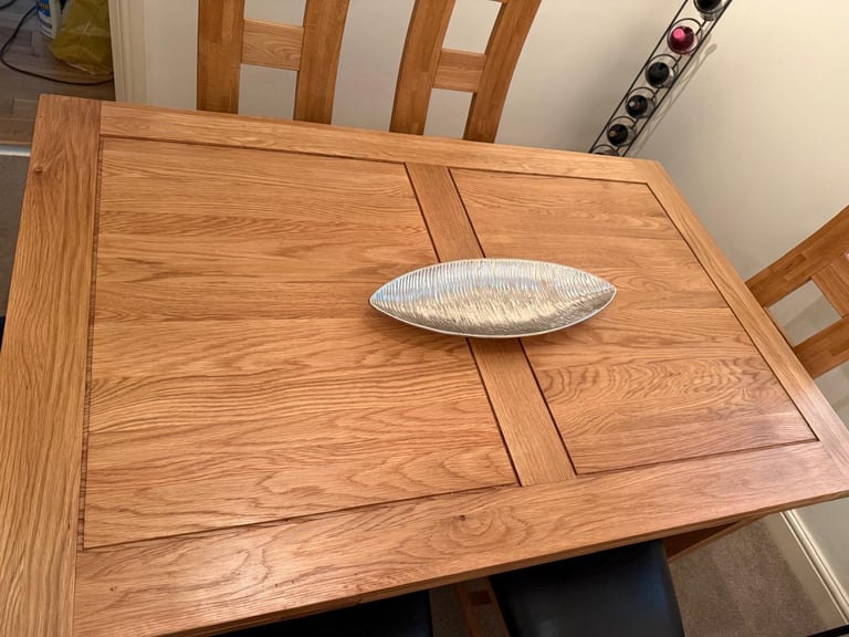Solid Oak Extending Dining Table & Chairs 