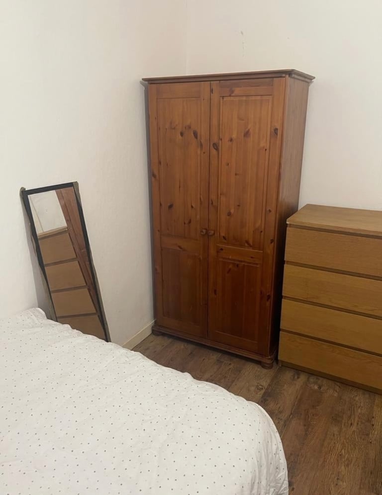 A single room available in a clean and neat 3 bedroom flat
