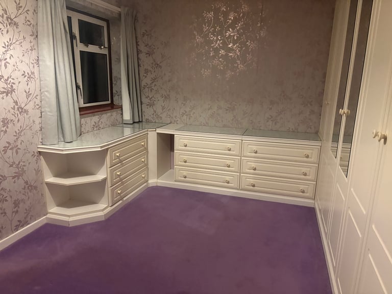 Bedroom Furniture Set