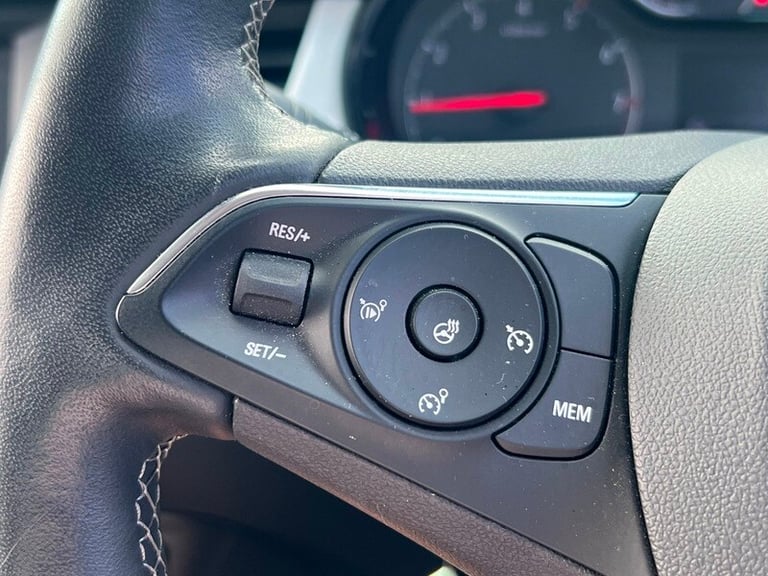 Vauxhall CROSSLAND 1.2 Turbo Griffin SUV 5dr Petrol Manual Euro 6 (s/s) (110 ps)