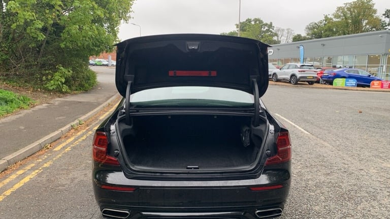 2021 Volvo S60 R-Design, B5 mild hybrid Saloon Petrol Automatic