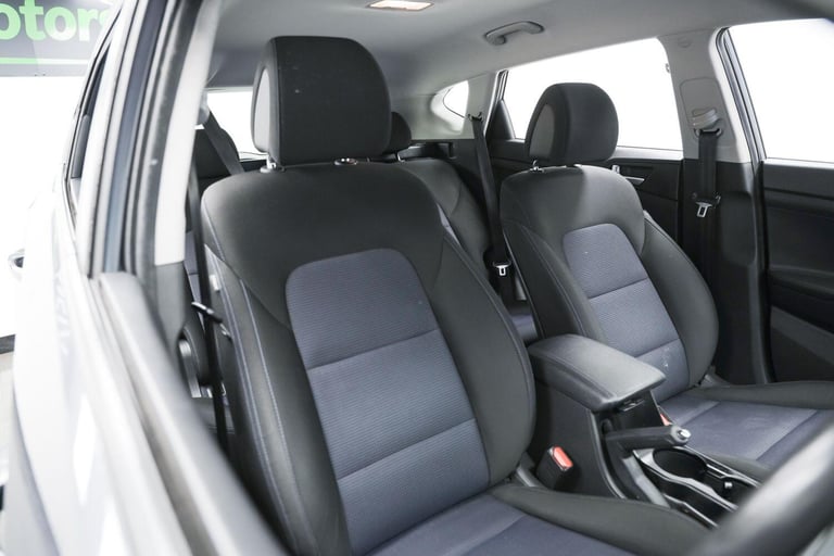  Hyundai TUCSON 1.7 CRDi Blue Drive SE Nav Euro 6 (s/s) 5dr Diesel Manual