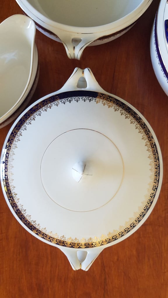 Alfred Meakin Bleu De Roi Tableware 3 Tureen Serving Dishes plus Gravy Boat