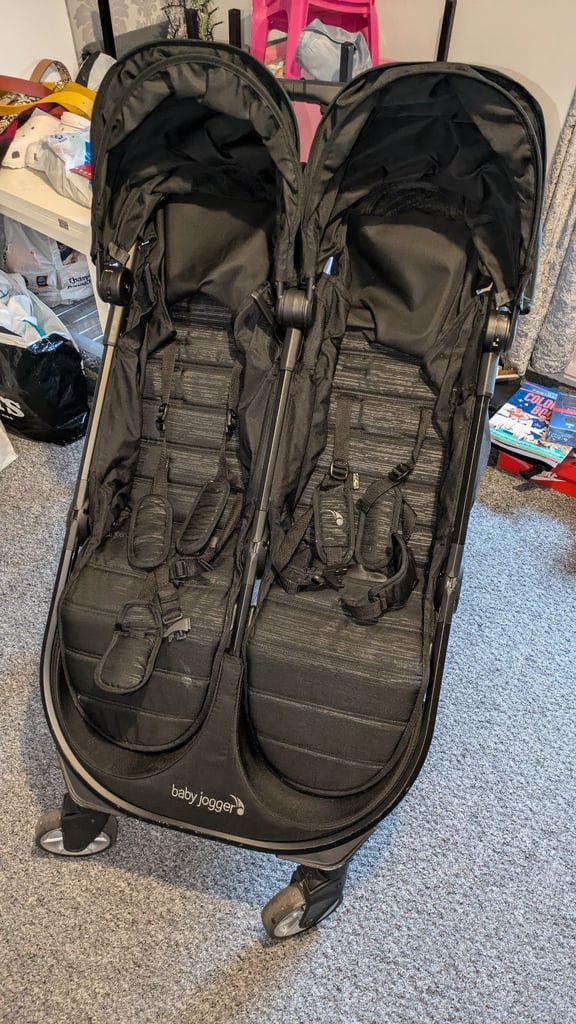 Baby jogger city tour double buggy