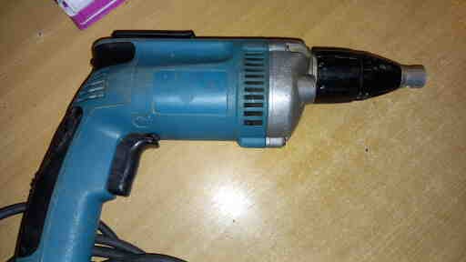 makita screw gun