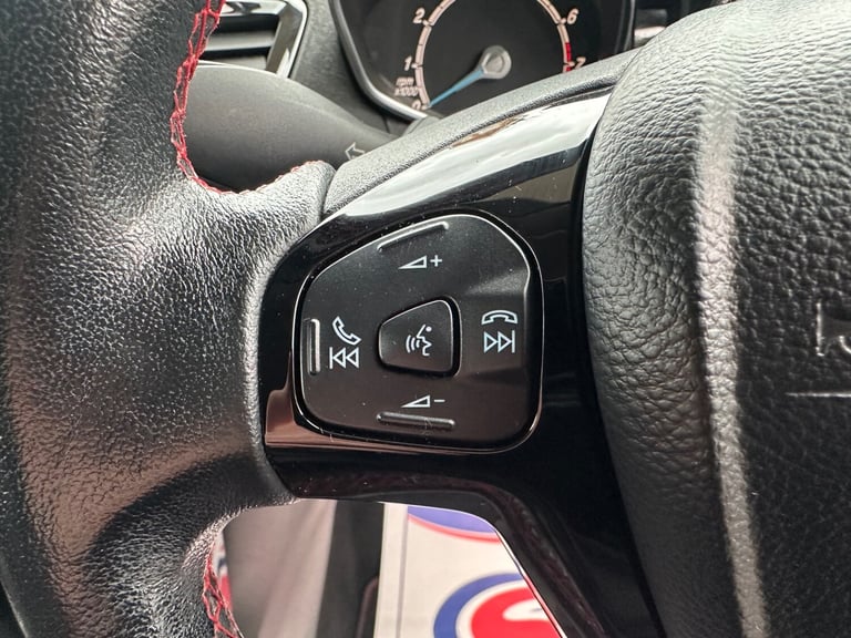 2014 Ford Fiesta 1.0 EcoBoost 140 Zetec S Red 3dr HATCHBACK Petrol Manual