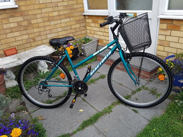 LADIES 26" WHEEL BIKE WITH FITTED BASKET 17" FRAME GOOD CONDITION
