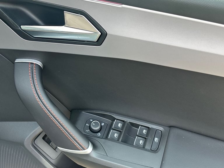  SEAT Leon e Hybrid 1.4 Ehybrid 13kwh Fr Sport Hatchback 5dr Petrol Plug In