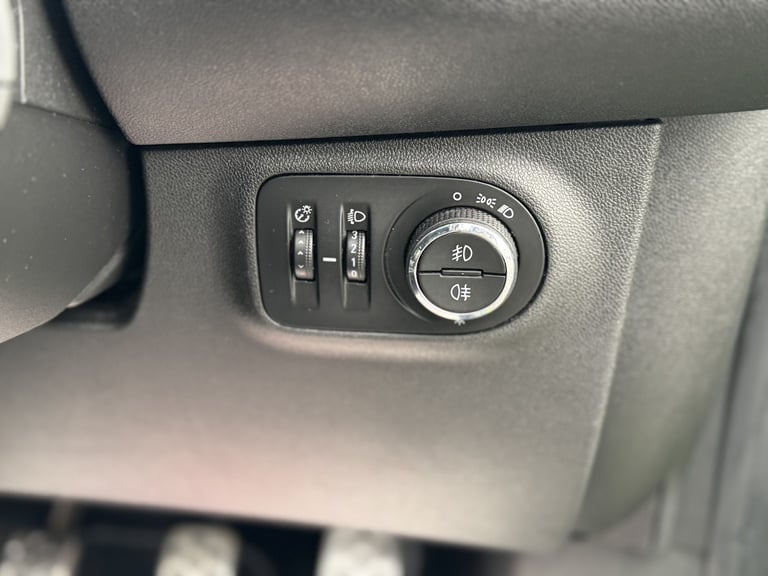 VAUXHALL CORSA 1.2 i Limited Edition 2015