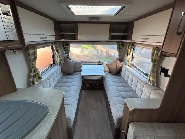 2016 LUNAR VENUS 580 6 BERTH BUNK BEDS CARAVAN