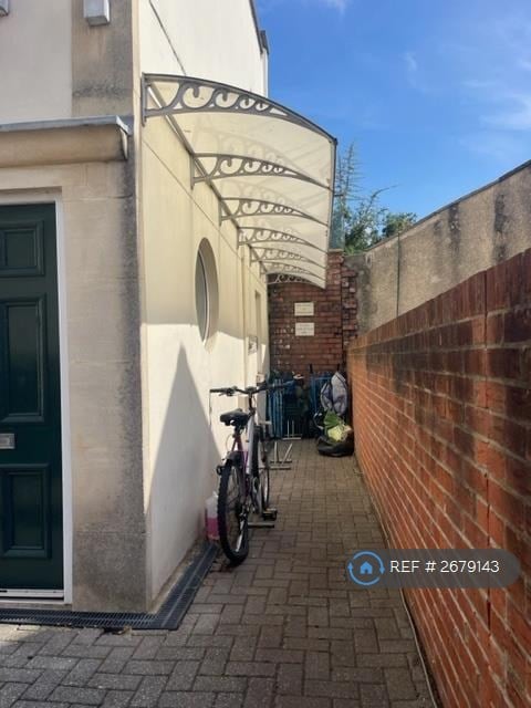 1 bedroom flat in Lower Ashley Road, St. Agnes, Bristol, BS2 (1 bed) (#2679143)