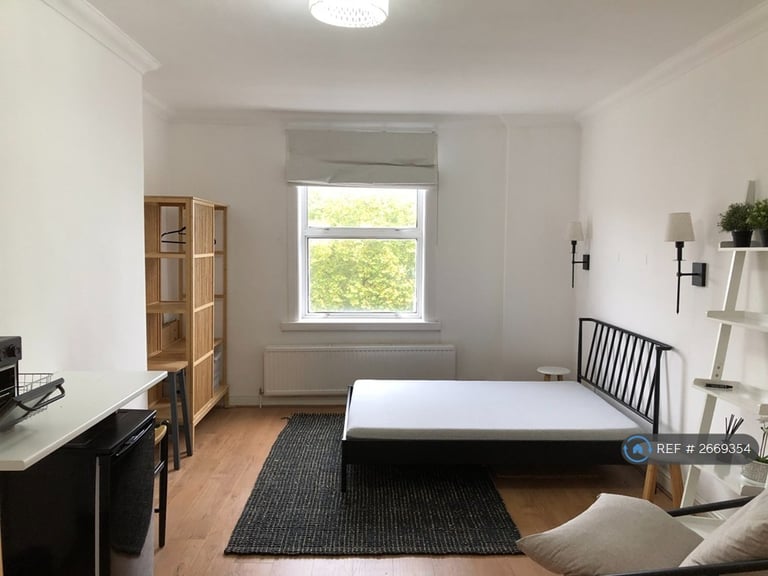 Studio flat in Lancaster Gate, London, W2 (#2669354)