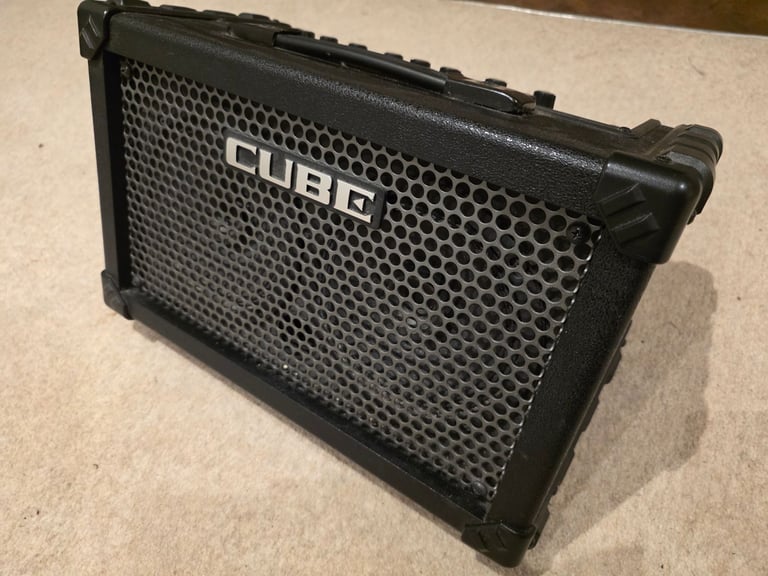 Roland Cube Street amp