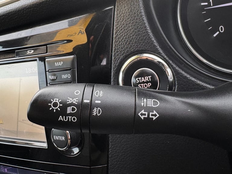 2015 Nissan Qashqai 1.6 dCi Tekna 5dr 4WD HATCHBACK Diesel Manual