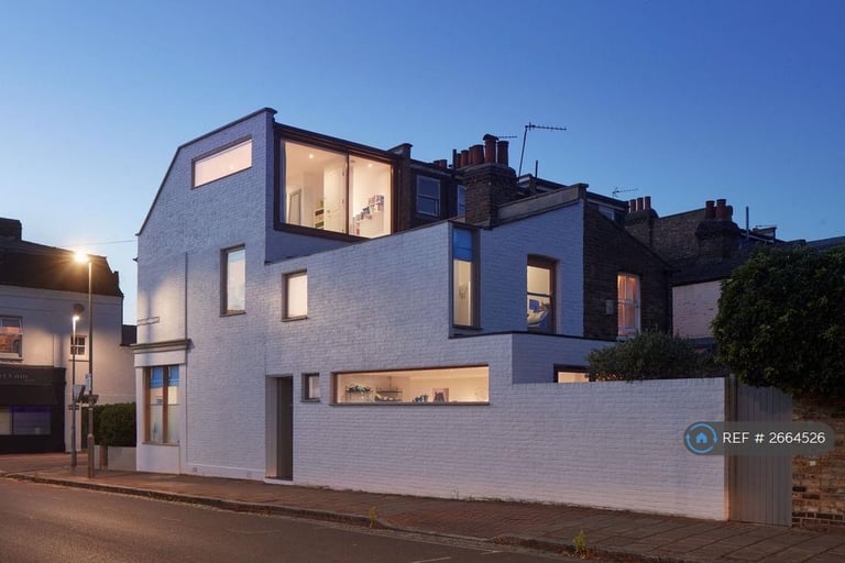 4 bedroom house in Bennerley Road, London, SW11 (4 bed) (#2664526)