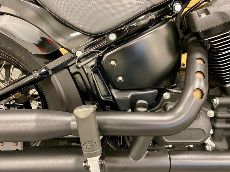 2021 Harley-Davidson FXBBS Street Bob 114, Only 5,023 Miles, Vance and Hines++