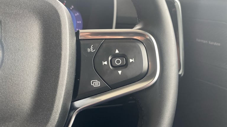 2024 Volvo XC40 2.0 B3P Ultra Dark 5dr Auto ESTATE PETROL Automatic