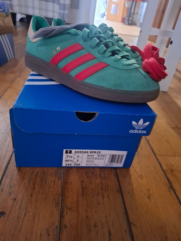 image for Adidas city series size 7 worn once