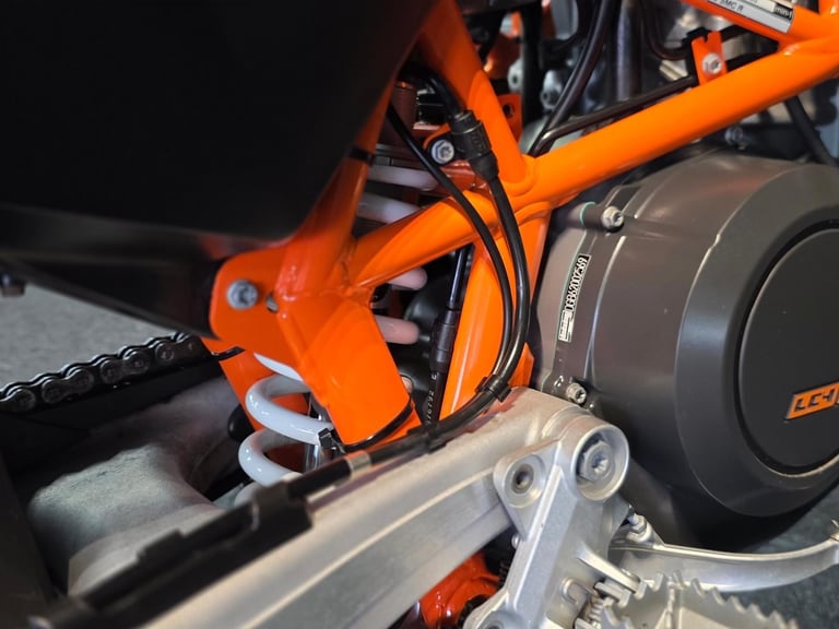 2015 KTM 690 SMC SUPER MOTO EXTRA'S 10,000 MILE'S 