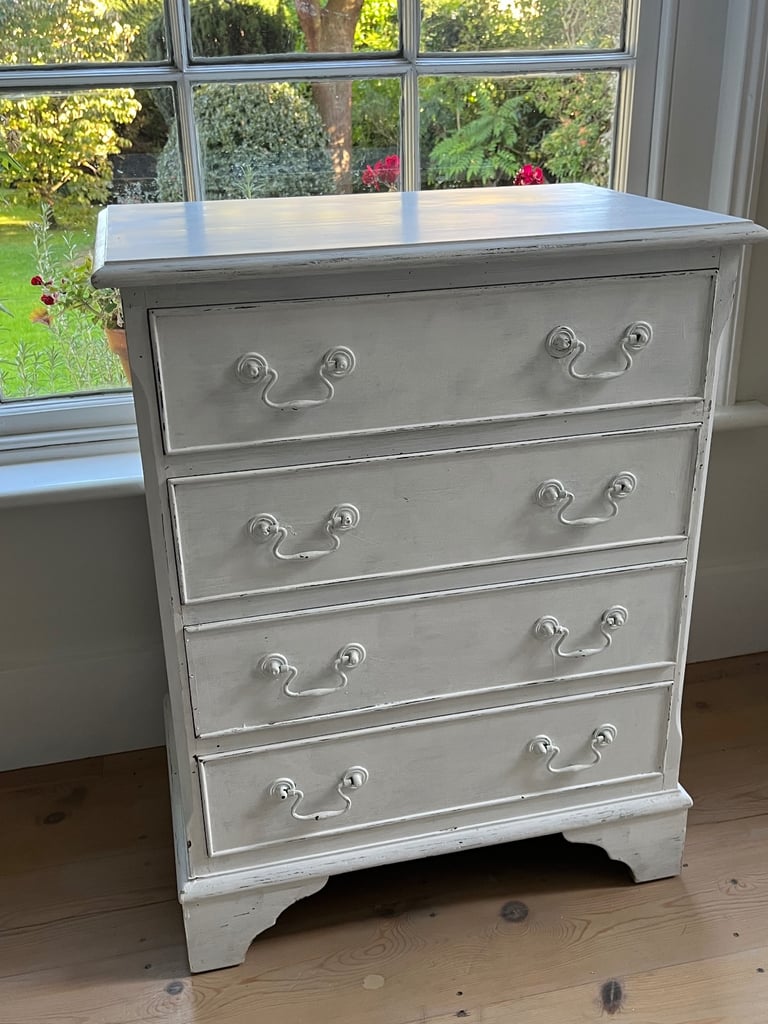 Chest of Drawers, solid hardwood, shabby chic 