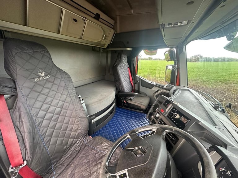 Renault T460 6 X 2 Tractor Unit