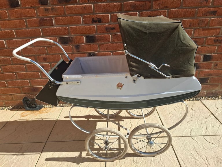Vintage Dolls Silver Cross Pram