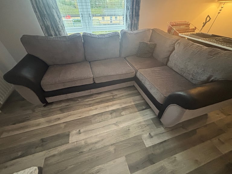 image for Grey & Black Corner Couch