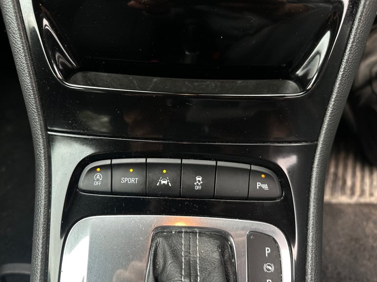 2017 Vauxhall Astra 1.4T 16V 150 SRi Nav 5dr Auto HATCHBACK Petrol Automatic