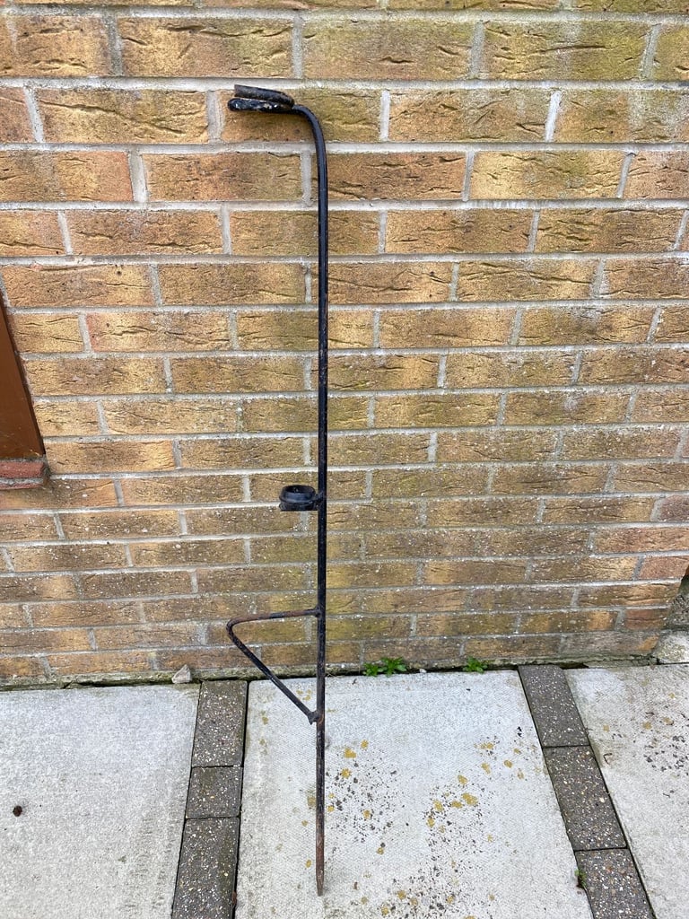 Fishing rod resting stand