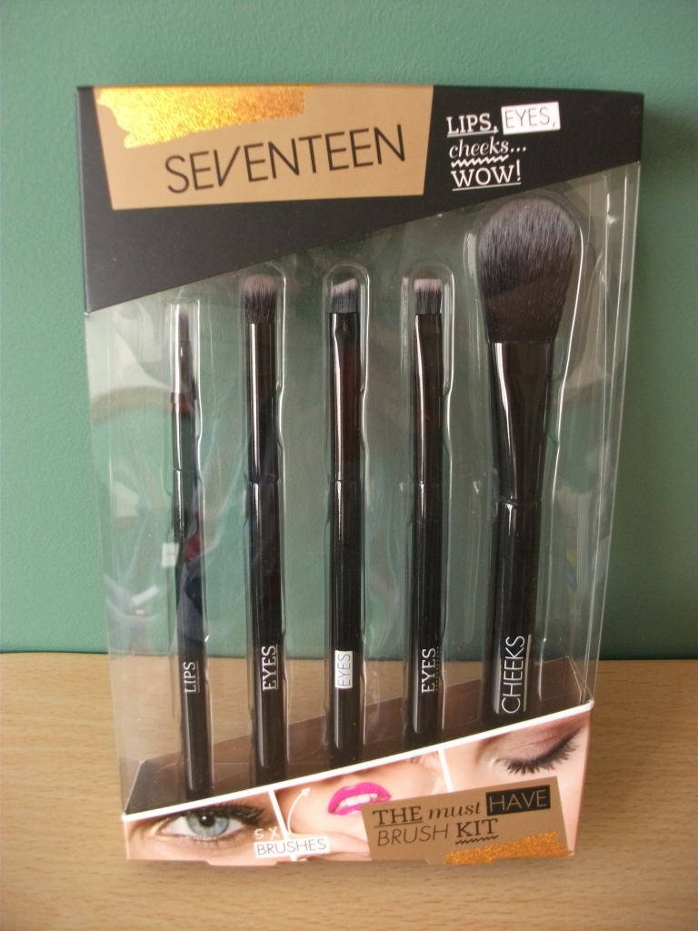 Boots Seventeen The Must Have Brush Kit Gift Set NEW make-up