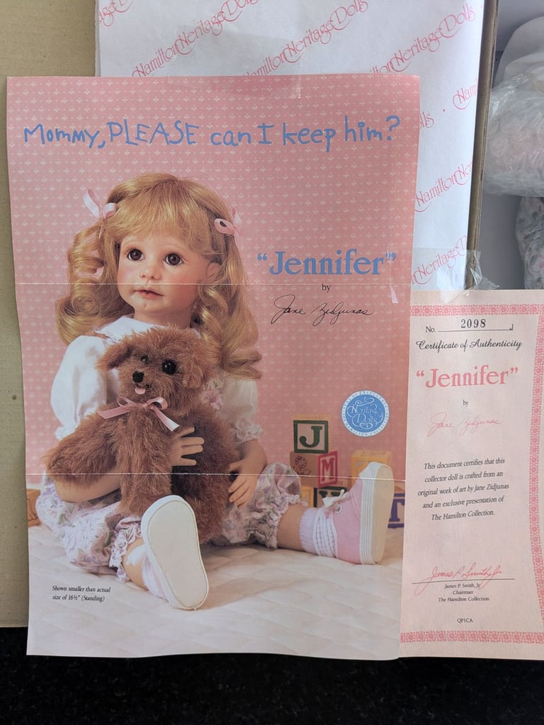 Collection of immaculate porcelein dolls 