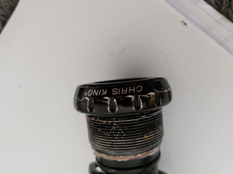 Chris King bottom bracket MTB - in excellent/almost MINT condition.