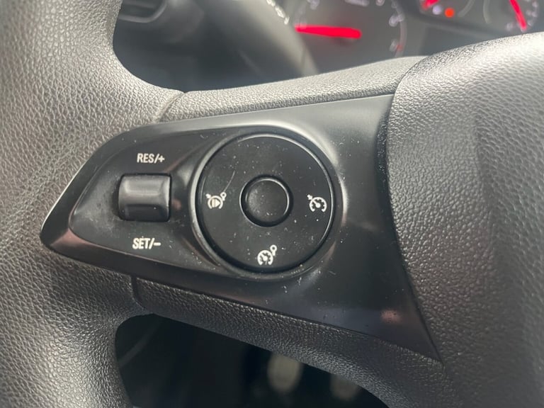 2021 21 VAUXHALL COMBO 1.6 TURBO D 2300 LIMITED EDITION NAV PANEL VAN 4DR DIESEL