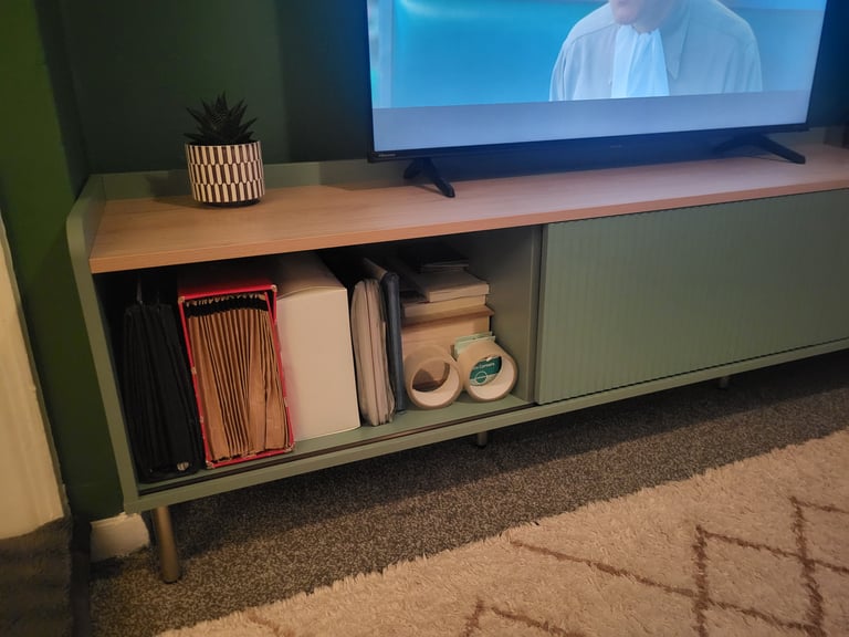 Lovely retro style tv unit 