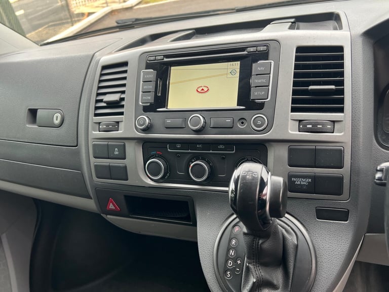2015 Volkswagen Transporter 2.0 180PS Highline Kombi Van DSG WINDOW VAN Diesel Automatic