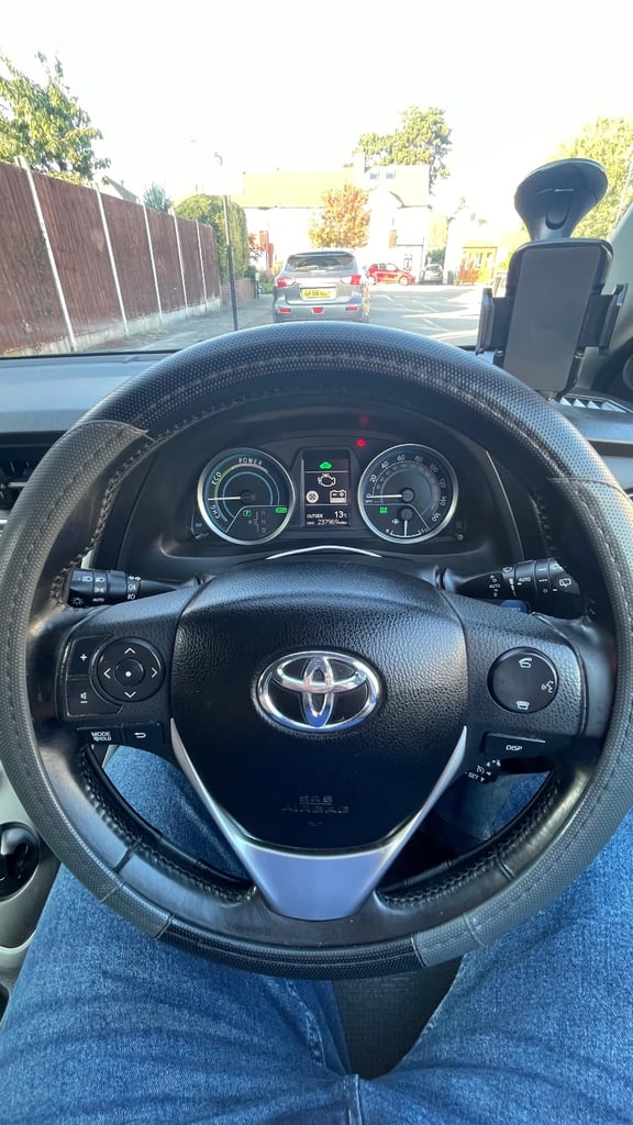 Toyota Auris Hybrid 1.8 EXCEL VVT-I CVT Automatic FIRST OWNER NEW BATTERY