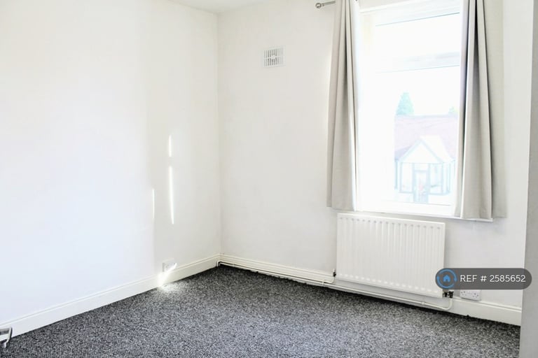 2 bedroom house in Gillett Lane, Rothwell, Leeds, LS26 (2 bed) (#2585652)