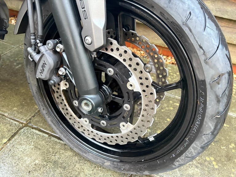 2019 / 69 Kawasaki Z650ABS £4500 Green 3291 miles. 