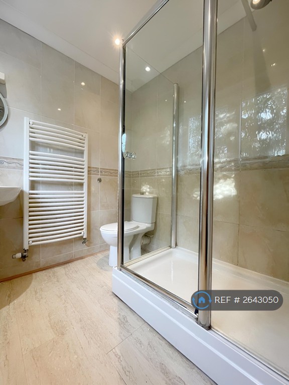 5 bedroom house in Willowmead Close, Runcton, Chichester, PO20 (5 bed) (#2643050)