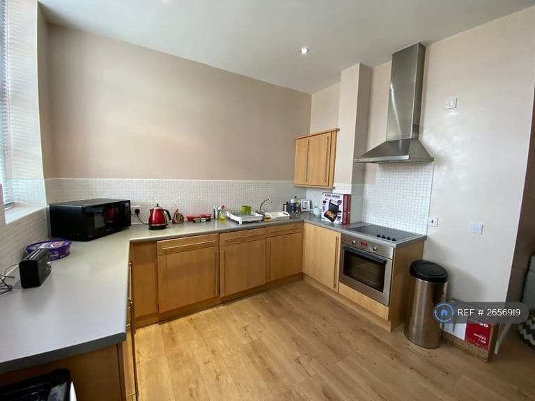 2 bedroom flat in Nightingale House, Nottingham, NG3 (2 bed) (#2656919)