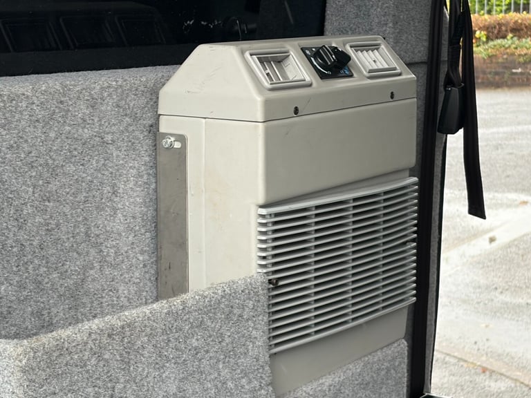 2017 Renault Master SL28dCi 170 Business AUTOMATIC WHEELCHAIR ACCESS/CAMPER PANEL VAN Diesel Auto...