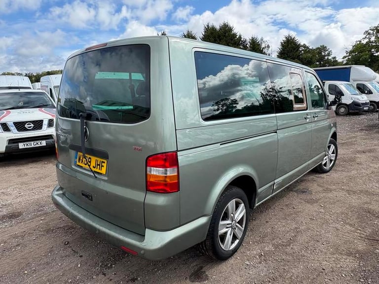 2009 Volkswagen Transporter Shuttle 2.5TDI PD 174PS SE Minibus MPV DIESEL Manual