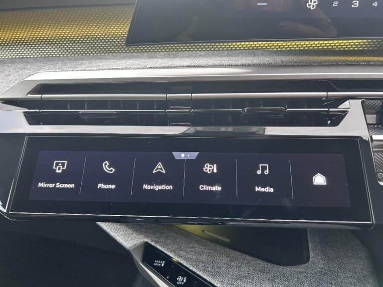 2025 Peugeot 5008 1.2 Hybrid Gt Suv 5dr Petrol Hybrid E Dsc6 Euro 6 (s/s) (136 Ps) HATCHBACK Petr...