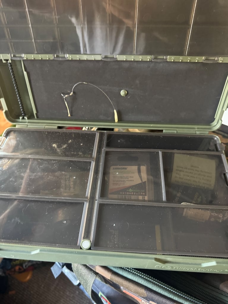 Ridgemonkey armoury box and lights 