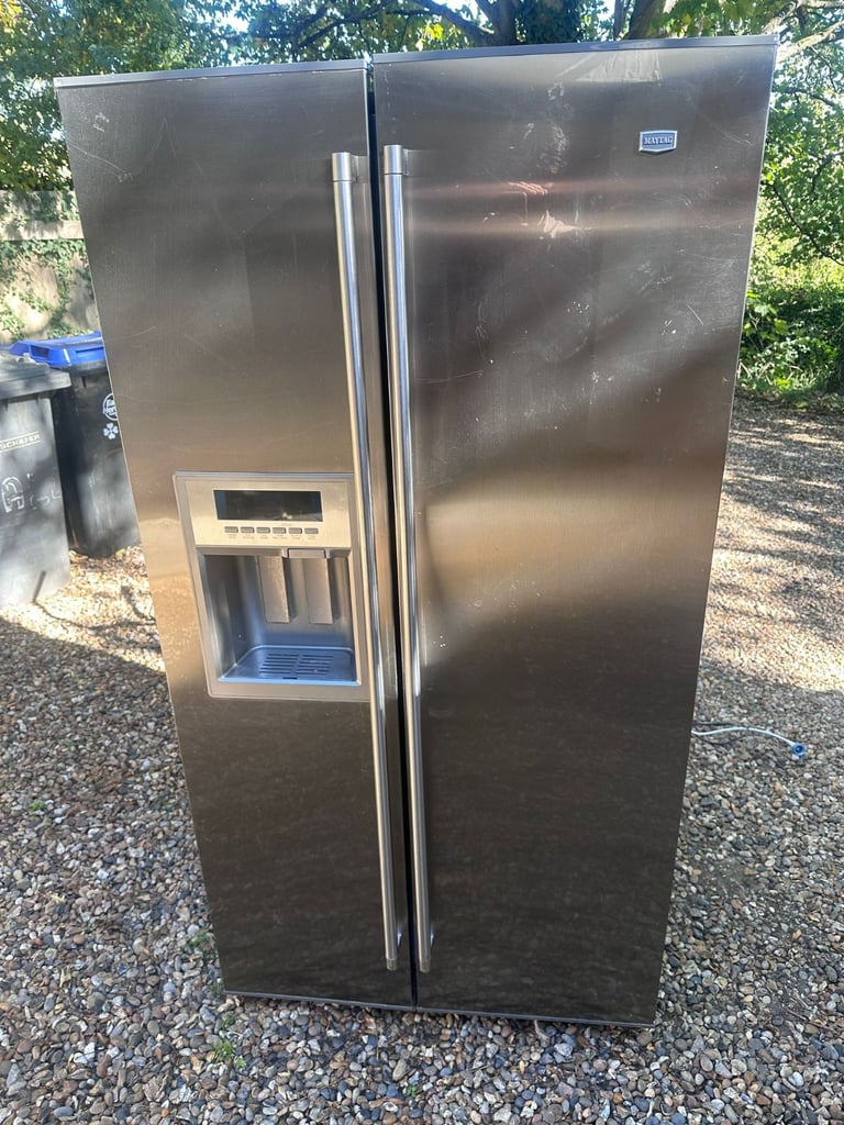 Samsung American fridge freezer with water and ice dispenser for £230