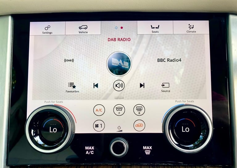 2019 Land Rover Range Rover 3.0 P400 MHEV Vogue SE Auto 4WD Euro 6 (s/s) 5dr ESTATE Petrol Automatic