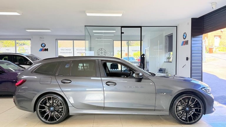 2022 BMW 3 Series 2.0 330e 12kWh SE Pro Touring Auto Euro 6 (s/s) 5dr Estate PETROL/ELECTRIC Auto...